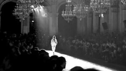 The Luxo Show – luxury fashion runway under grand chandeliers