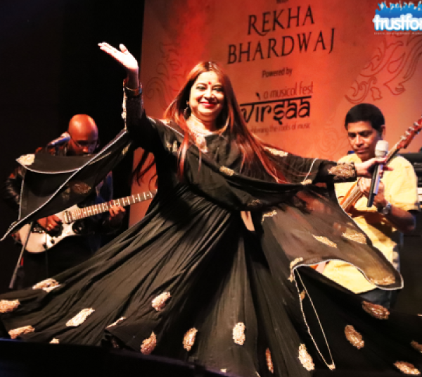 Virsaa stage performance with lights
