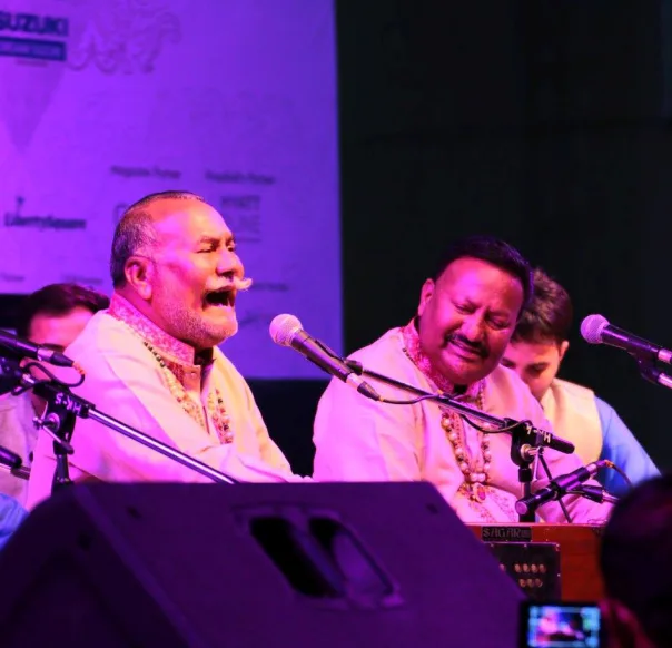 Virsaa musician performance on stage